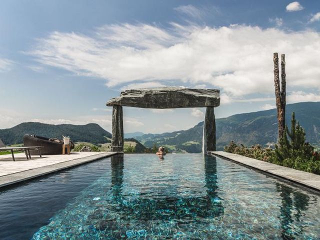 Chalet Resort Zu Kirchwies in Lajen