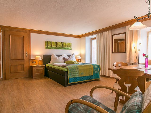 Ferienwohnungen Jungvogel